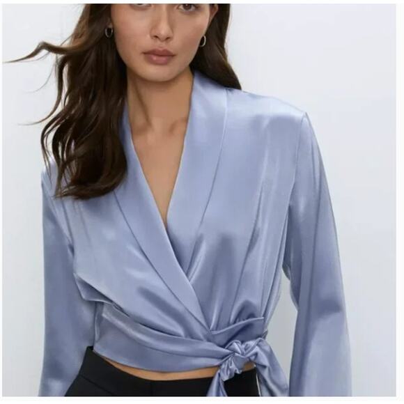 Babaton Blouse Womens XXS Capsule Wardrobe Career Timeless Dainty Feminine Date - Picture 9 of 9